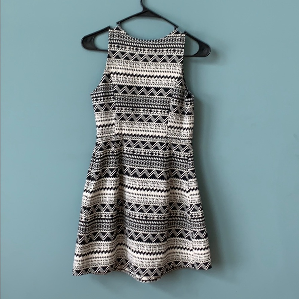 Pattern dress - Picture 2 of 2